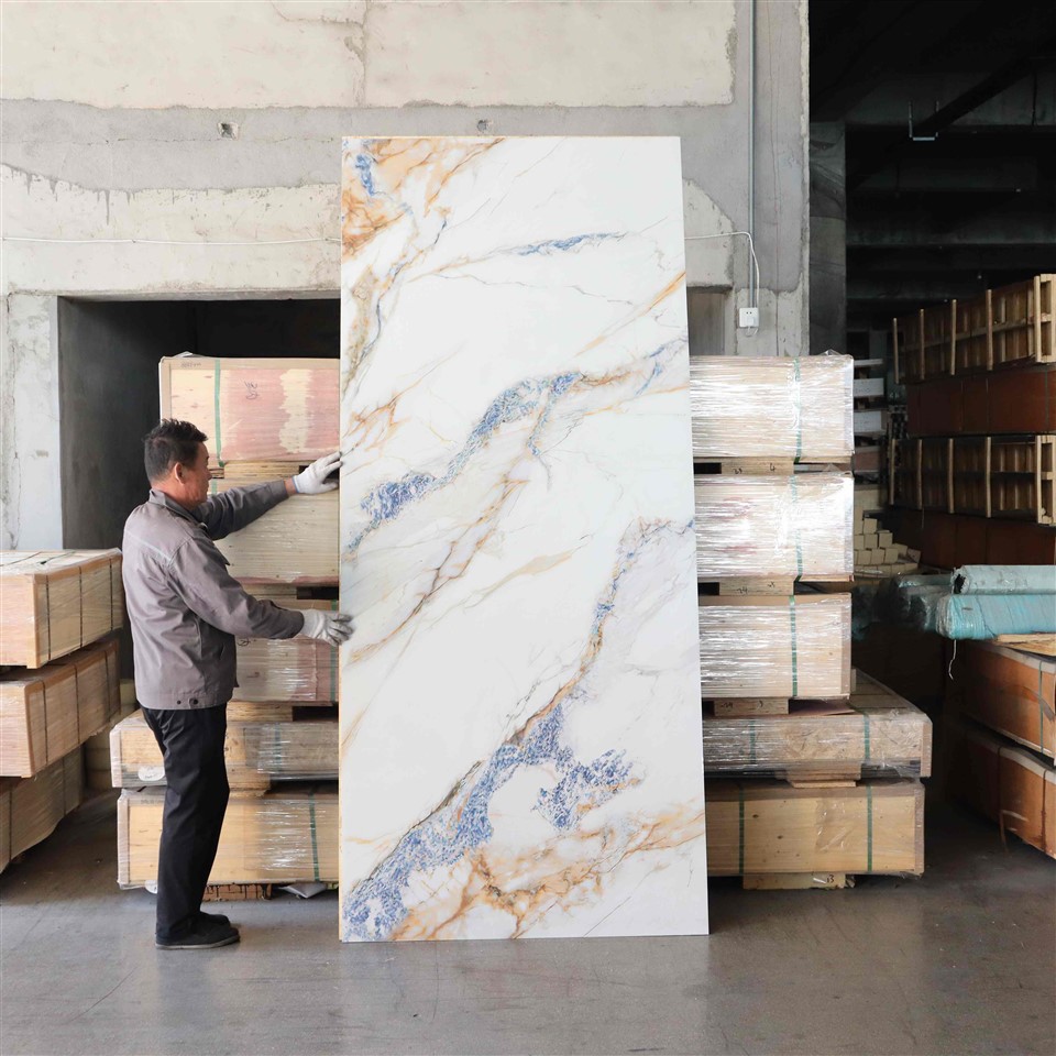 Висока глянцева стінова панель ПВХ з мармуру